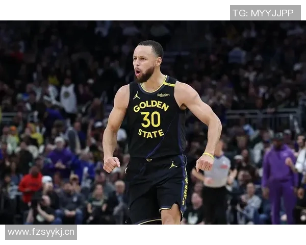 波杰与库里携手迎来第三年默契加深与巴特勒的配合日益成熟 波杰与库里携手迎来第三年默契加深与巴特勒的配合日益成熟