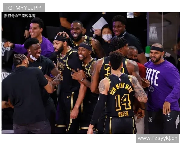 詹姆斯助力八村频频攻筐展现默契配合引发球迷热议 詹姆斯助力八村频频攻筐展现默契配合引发球迷热议