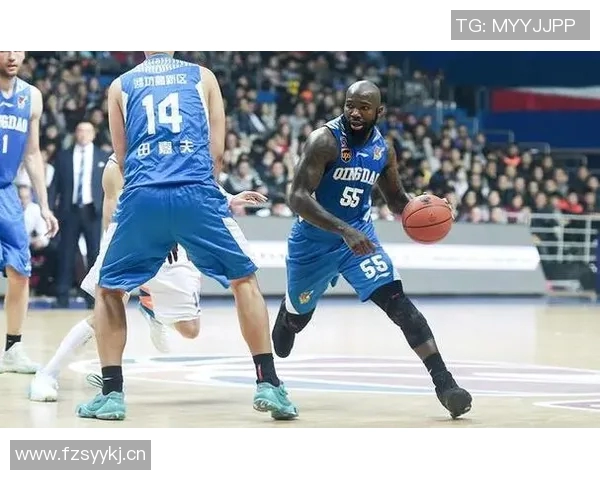 普尔表现稳定半场18分钟贡献14分助力球队进攻