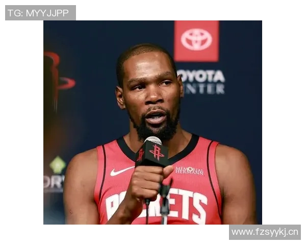 杜兰特呼吁队友主动创造机会不要总是依赖传球给他