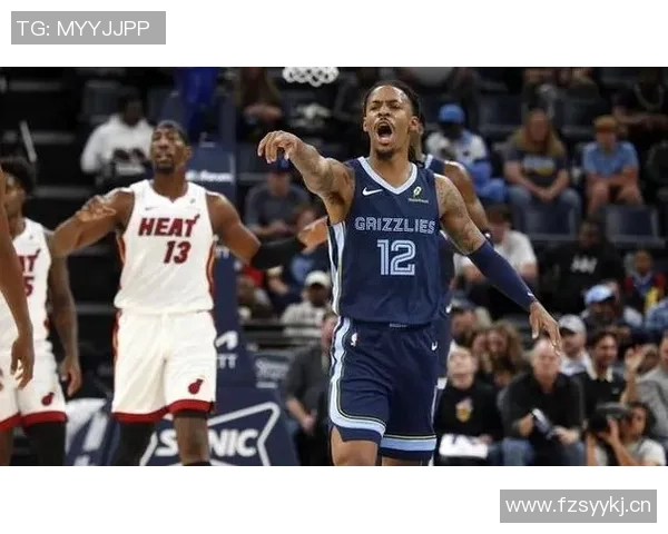 热火狂胜36分全队11人上场均有得分8人双位数表现展现强大实力 热火狂胜36分全队11人上场均有得分8人双位数表现展现强大实力