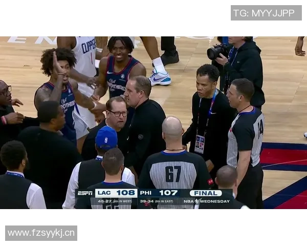 怒火中烧纳斯对球权判罚不满当场对裁判怒吼不止