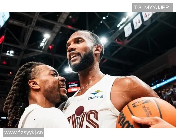 阿特金森强调后卫需多传球给内线莫布里出手次数仅为9次 阿特金森强调后卫需多传球给内线莫布里出手次数仅为9次