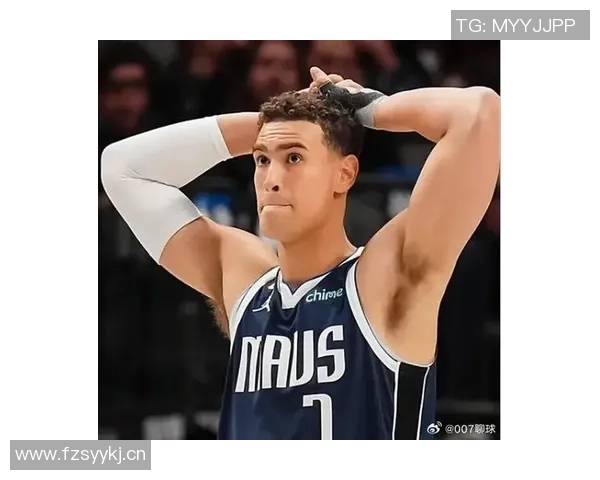 德怀特鲍威尔以身作则展现职业素养引领球队奋发向上 德怀特鲍威尔以身作则展现职业素养引领球队奋发向上